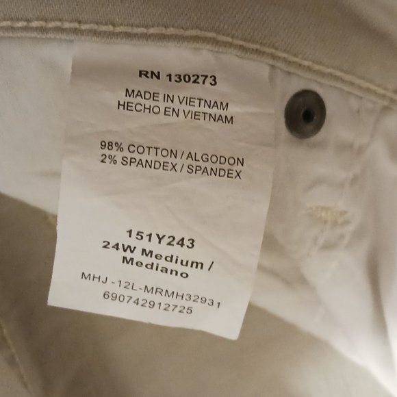 NWT Womens Capris Lee Riders 24W Beige - Oatmeal Color - Picture 12 of 14